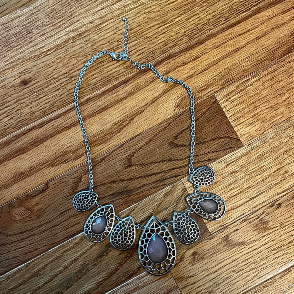 LIGHT PURPLE TEAR DROP NECKLACE